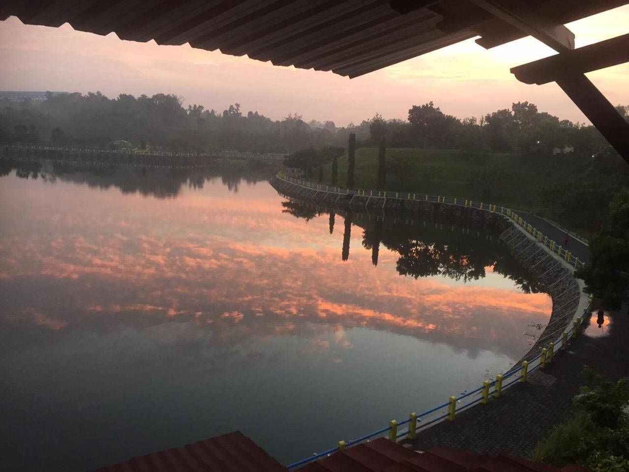 Omah Kenangan At Seven Trumpets Resort Maguwo Exterior foto